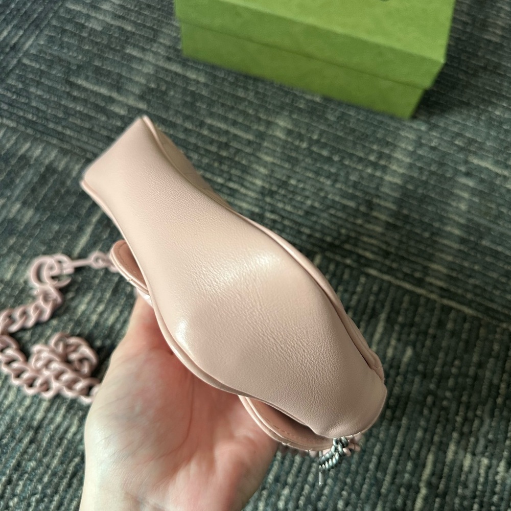 Gucci Calfskin Matelasse Monochrome GG Marmont Chain belt Bag in Perfect Pink - Picture 5 of 16